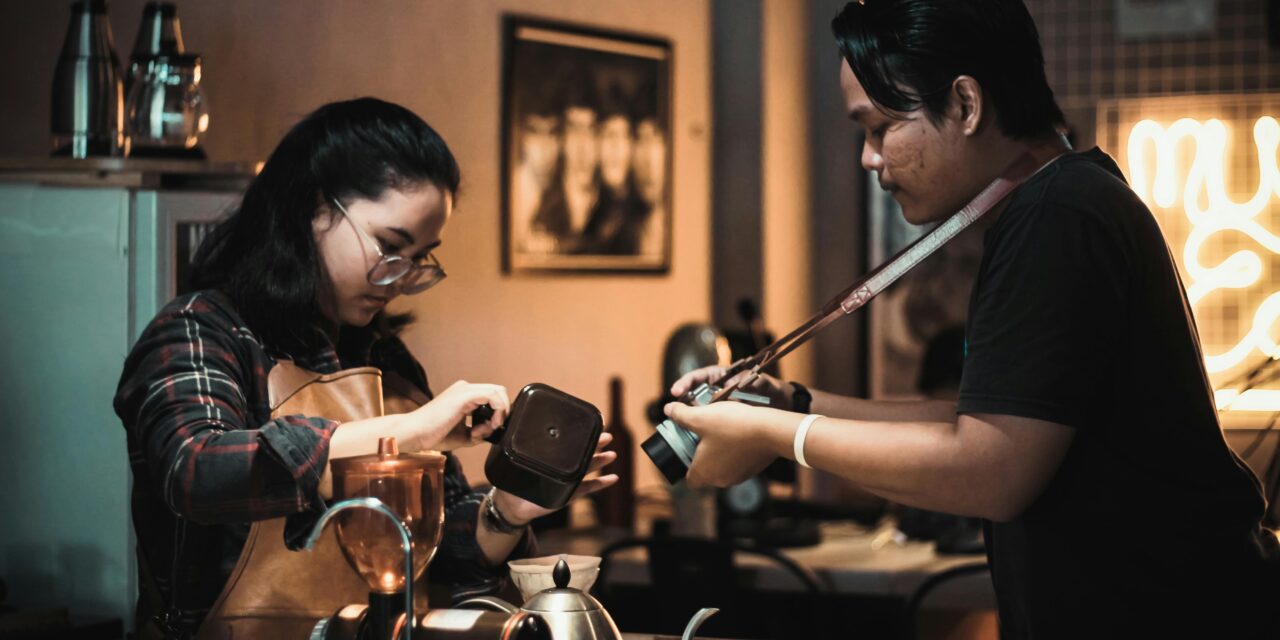 Barista girls to work in a cafe